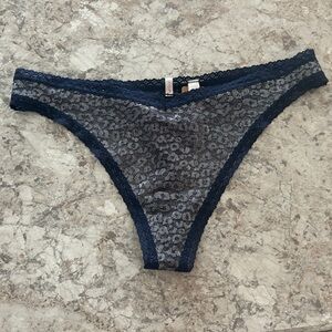 VS PINK Leopard Shine thong panty large NWT